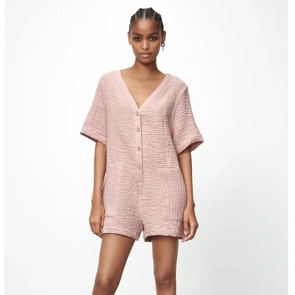 short jumpsuit dress zara ZARA Z1975 SHORT SLEEVE DENIM PLAYSUIT Collared jumpsuit with short  sleeves. Front pockets and patch pockets on the back. Elasticated back  waist. Front zip and metal button fastening
